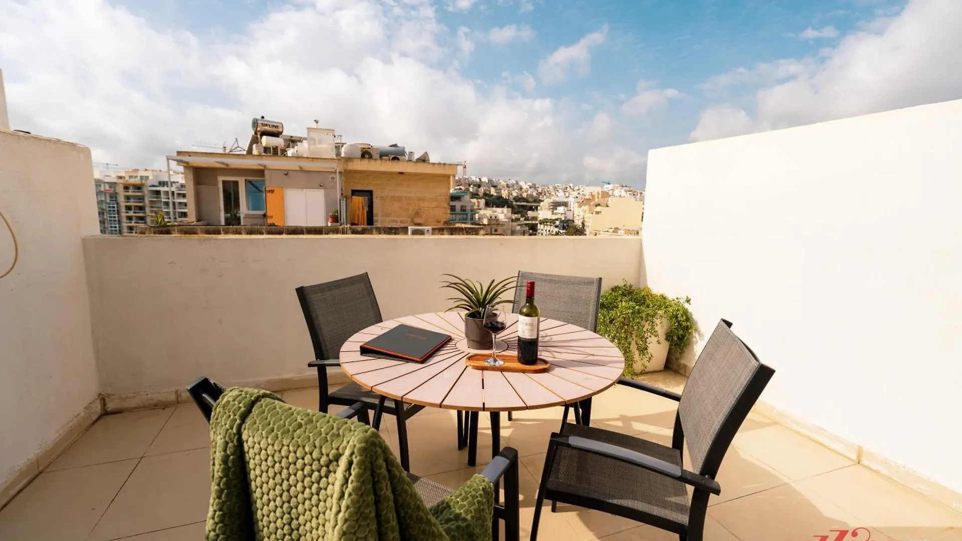 A Penthouse in the Heart of St Julians Apartment Saint Julian's 0*,  Malta