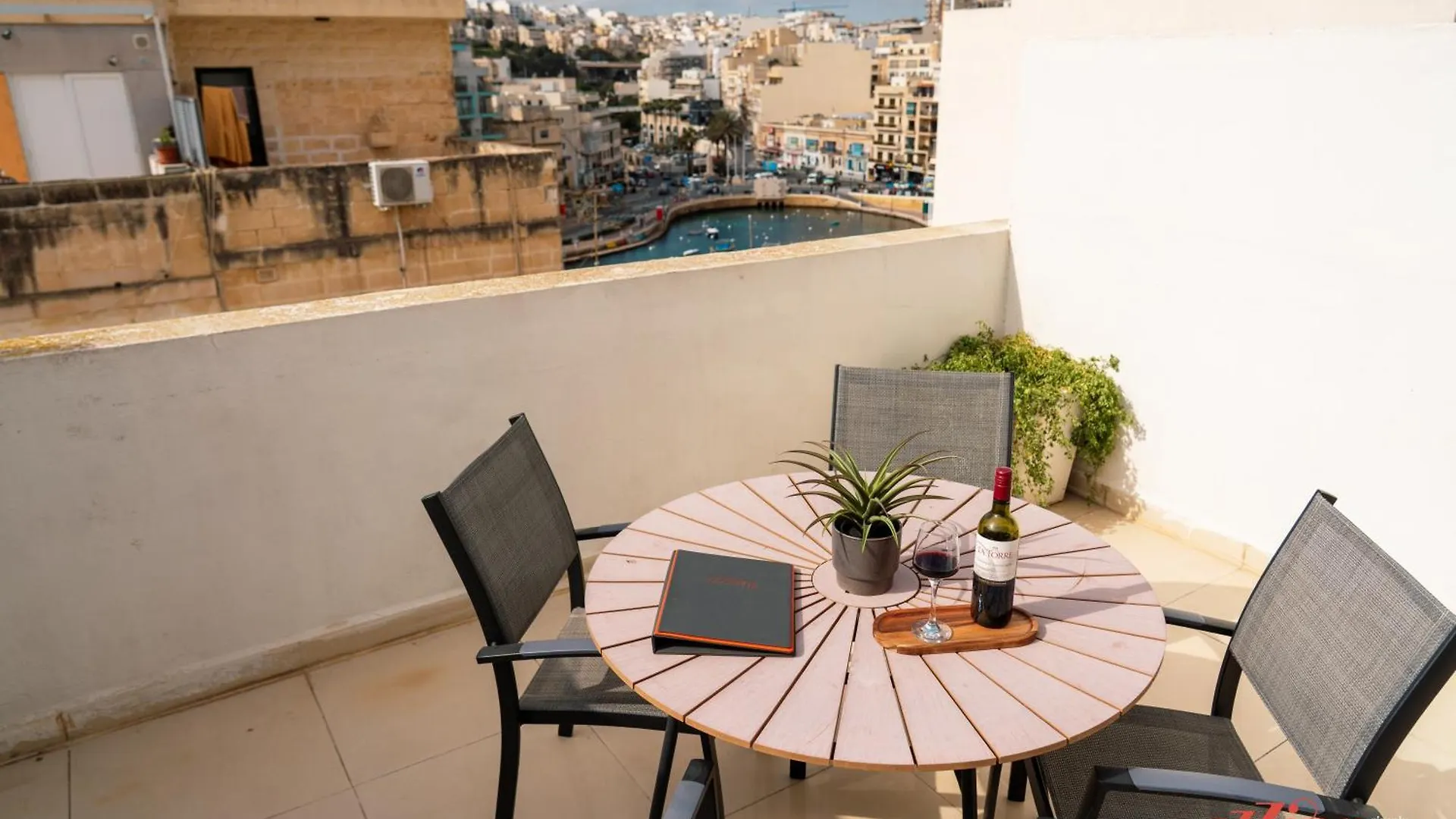A Penthouse in the Heart of St Julians Apartment Saint Julian's 0*,