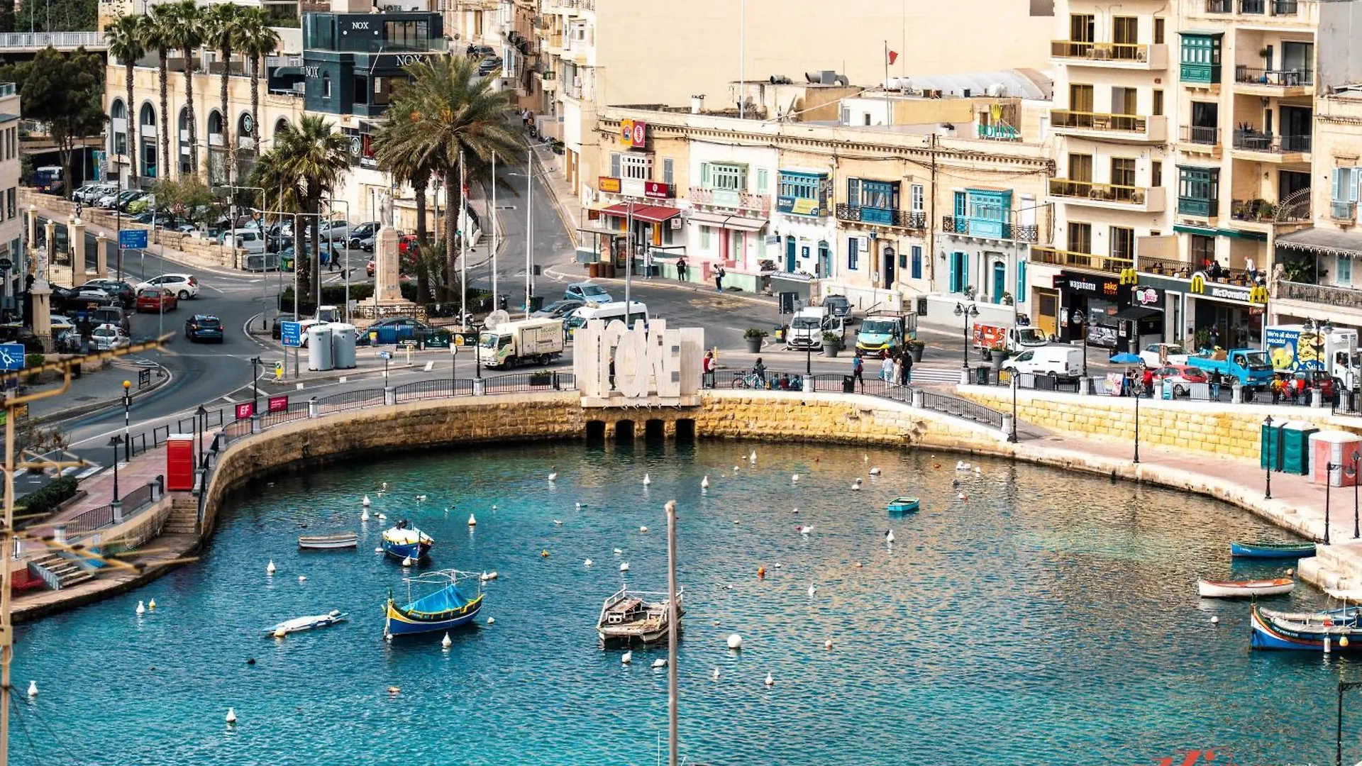 A Penthouse in the Heart of St Julians Apartment Saint Julian's